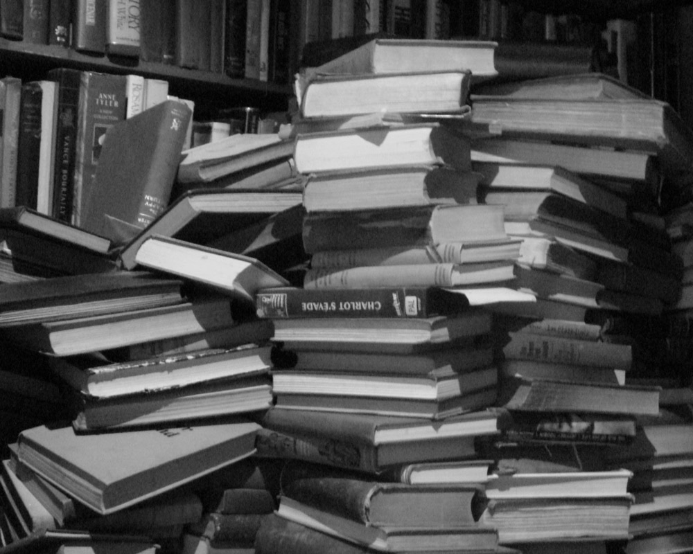 Livros danificados por corrodêncios — controle de corrodêncios